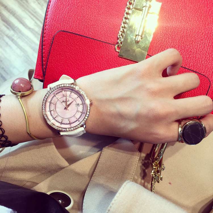 Beautiful Shell Leather Strap Elegant Watch