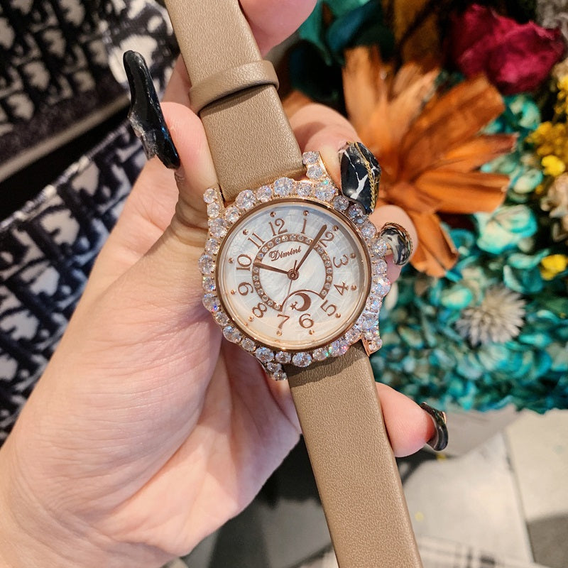 Women's Watch Diamond-set dial with bright luxury leather strap elegant watch